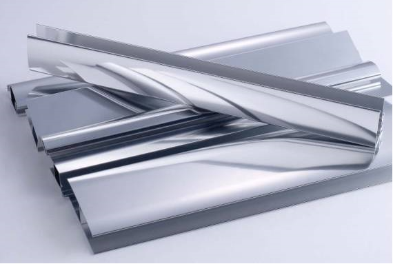 The aluminum foil uses of light reflection